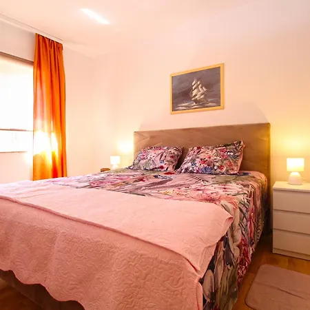 House Zlata 2444 度假居 普拉