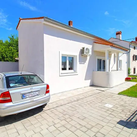 House Zlata 2444 普拉